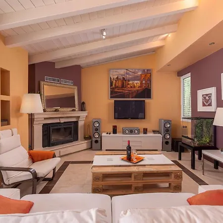 別荘 Panoramic View!penthouse 120qm Of Sea & Mountain ルトラ・エディプソス