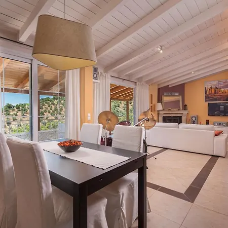 Дом отдыха Panoramic View!penthouse 120qm Of Sea & Mountain Лутра-Эдипсу